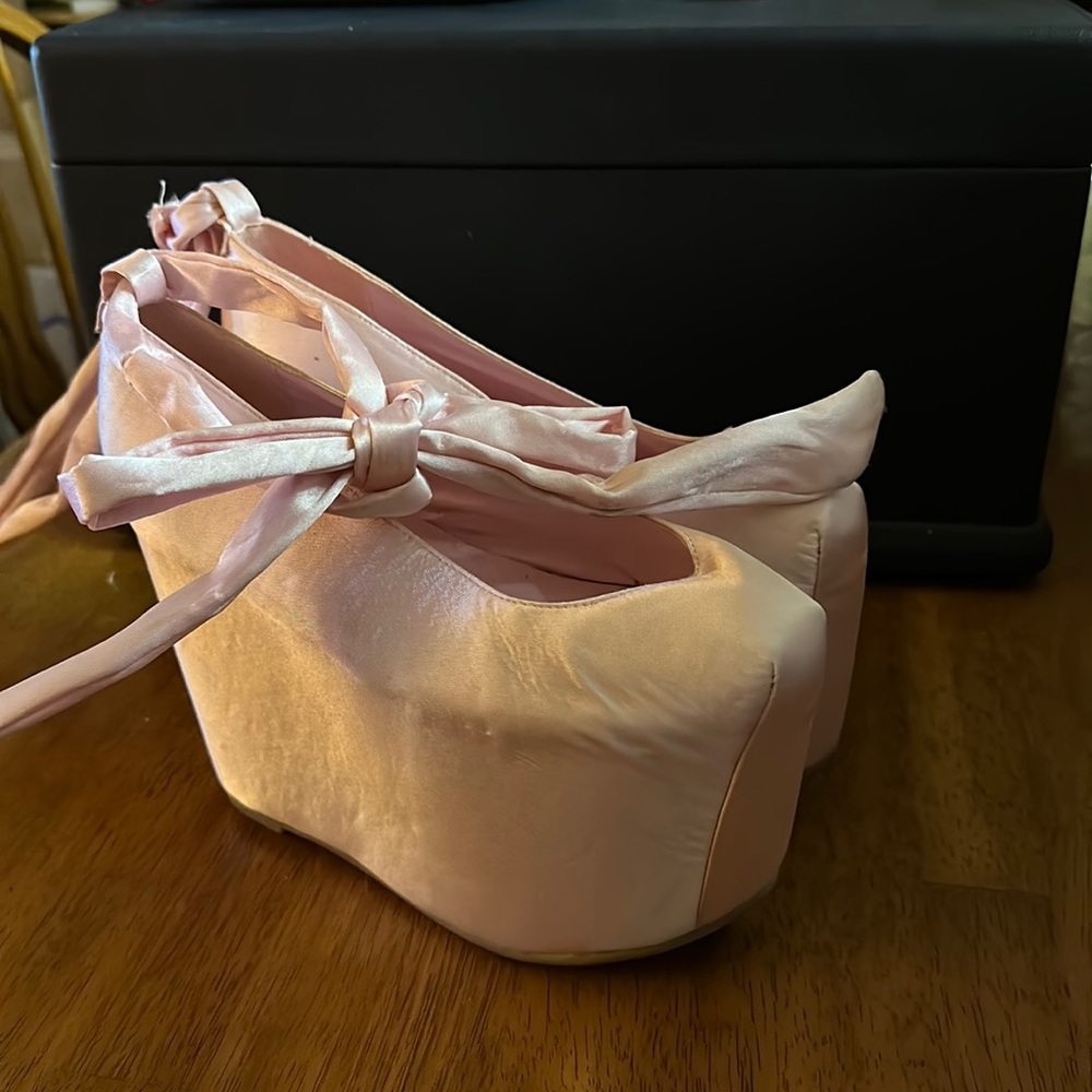 Pink YRU Bae style platform shoes, size 9, light wear